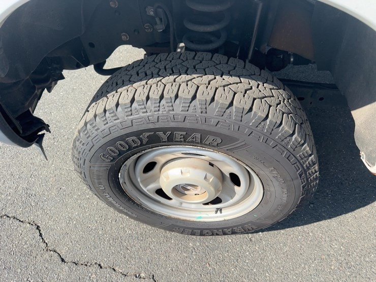 2016-ford-f250-xl-image-11