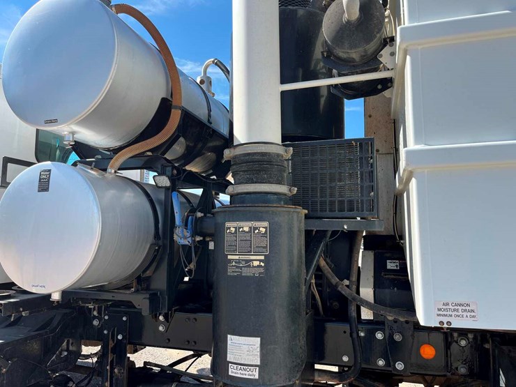 2019-kenworth-t880-image-14