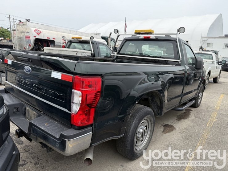 2020-ford-f250-xl-image-3