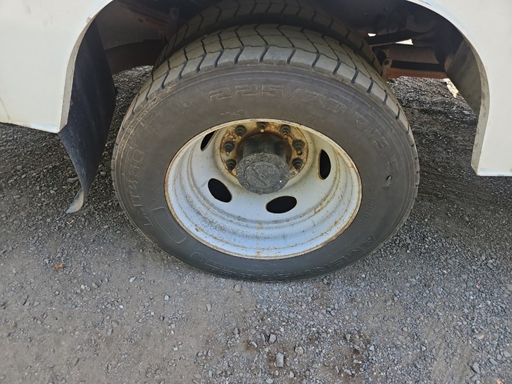 2019-ford-f550-xl-image-13