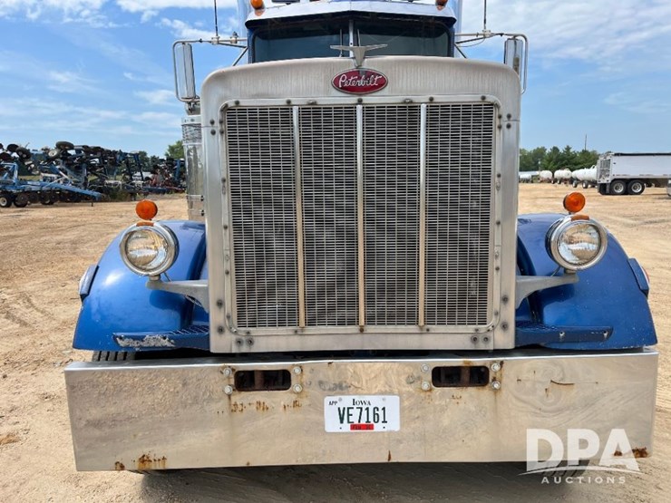 1984-peterbilt-359-image-31