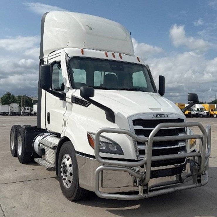 2020 FREIGHTLINER CASCADIA 116