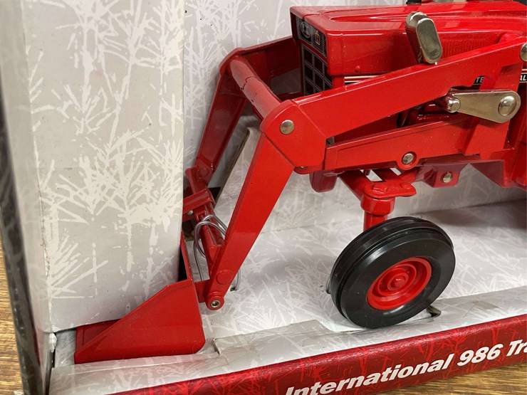 1/16-ih-986-w/loader-nib-ertl-image-9