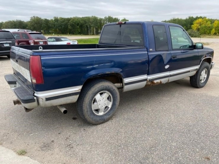 1995-chevy-silverado-1500-5.7l-v8,-auto,-ext.-cab-image-8
