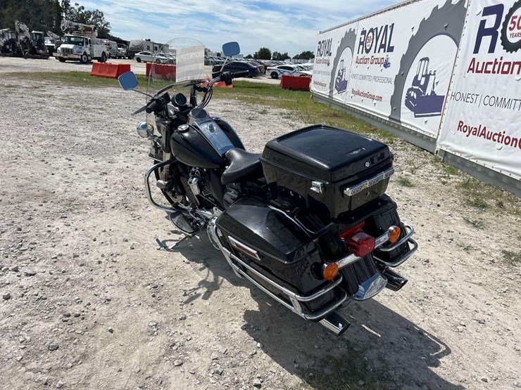 2021-harley-davidson-flhp-motorcycle-image-4