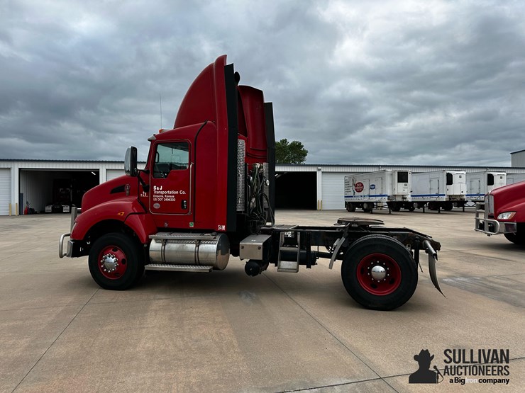 2015-kenworth-t440-image-8