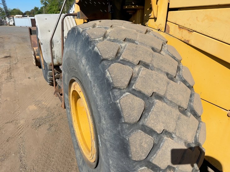 2005-deere-644j-image-21