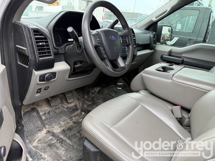 2020-ford-f150-image-4