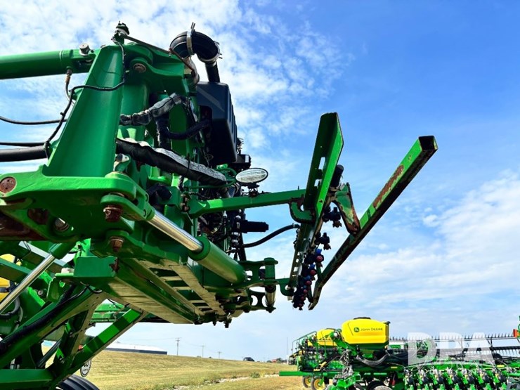 2018-john-deere-r4038-image-96