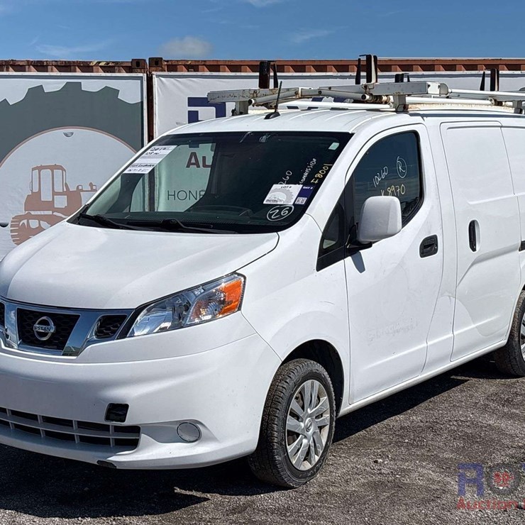 2017 NISSAN NV200