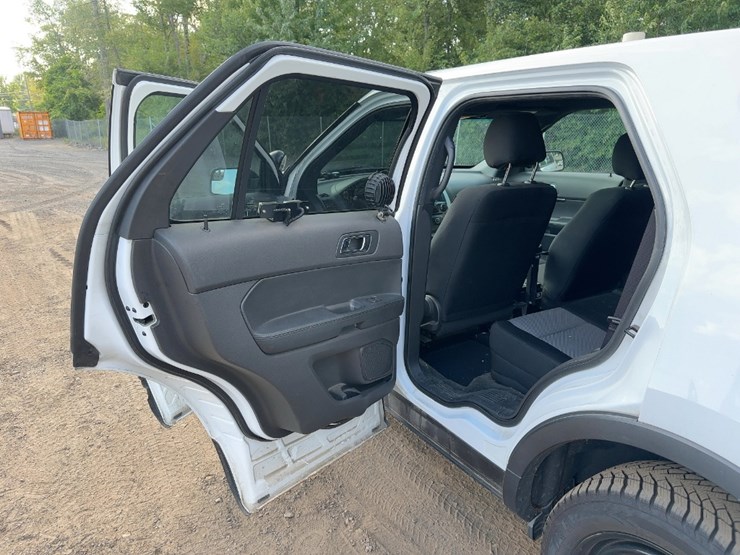 2014-ford-explorer-image-14