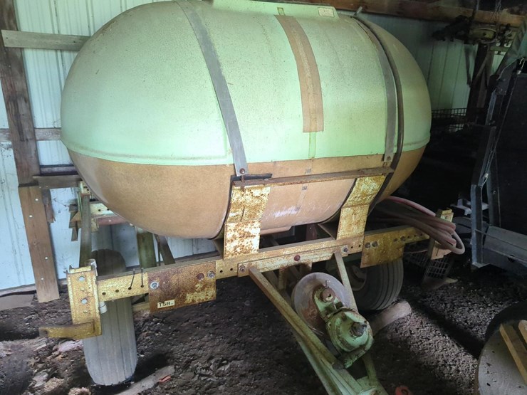 t5b-sprayer-tank-&-booms,-used-as-a-water-tank-image-3