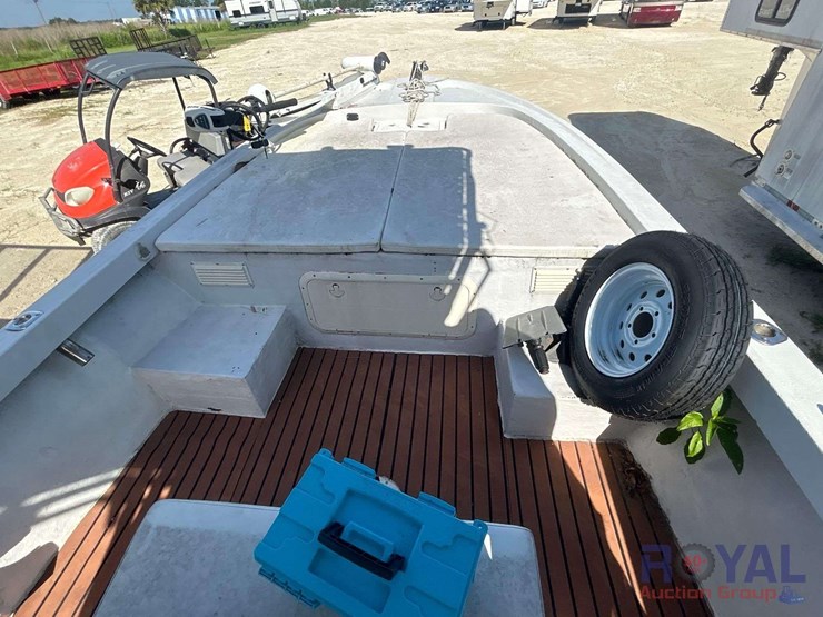 1990-21ft-center-console-fishing-boat-with-t/a-boat-trailer-image-6