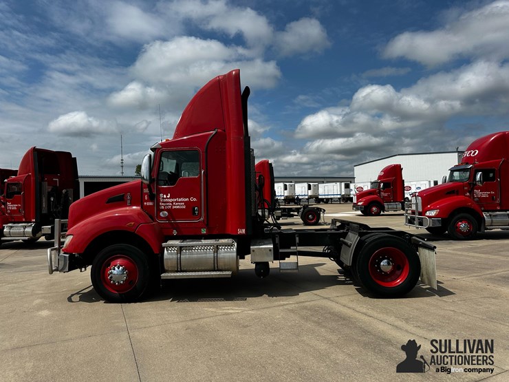 2012-kenworth-t440-image-8