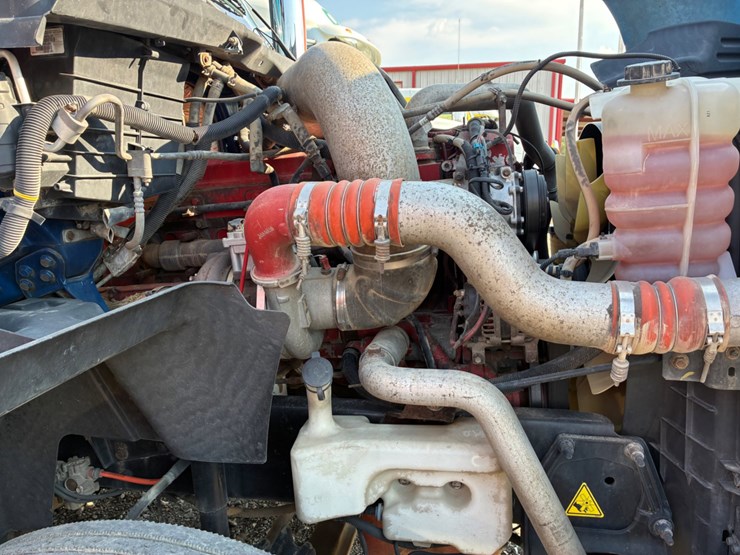 2011-international-prostar-image-14