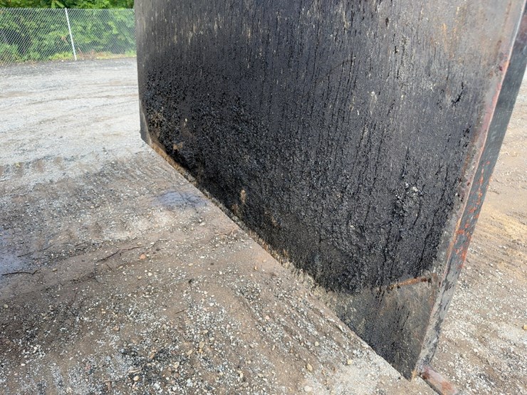 2017-mack-granite-gu713-image-30