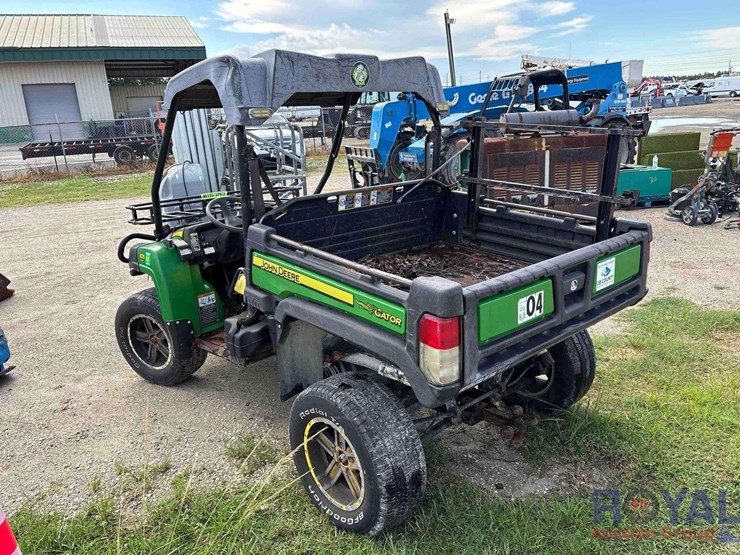 2016-john-deere-gator-image-4
