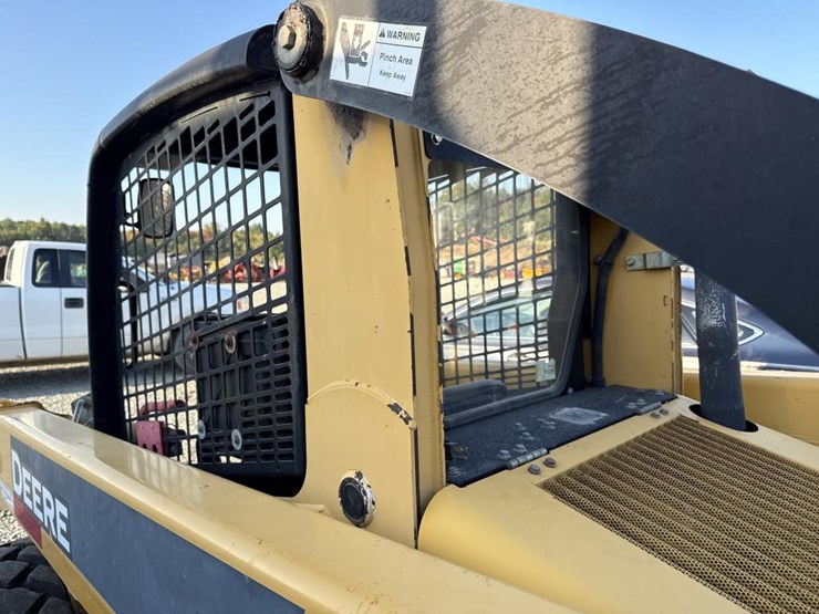 2008-deere-320-image-35