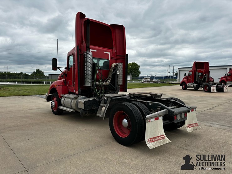 2012-kenworth-t440-image-7