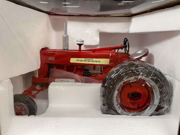 1/16-farmall-450-2003-north-iowa-nib-sc-image-8