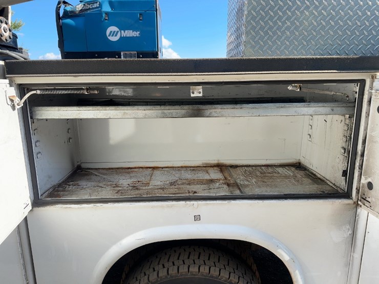 2019-ford-f550-xl-image-21