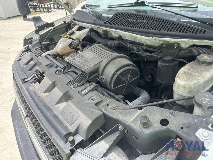 2015-chevrolet-express-4500-image-16