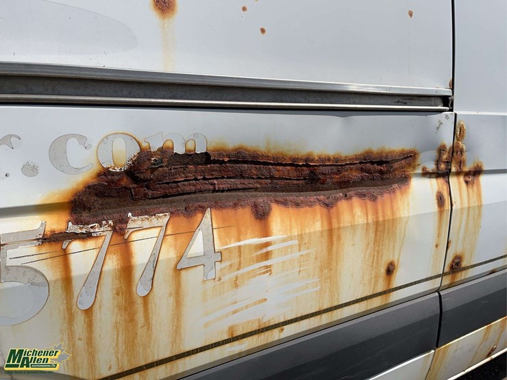 2010-mercedes-benz-sprinter-3500-image-18