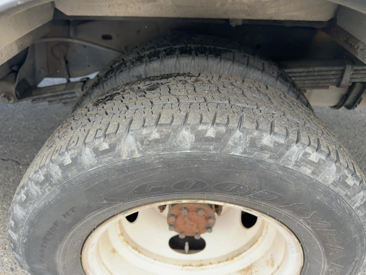 2009-ford-e450-image-10