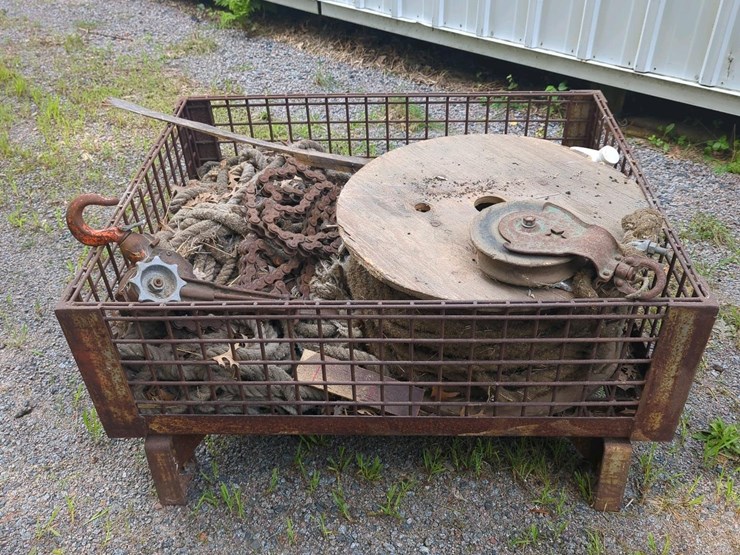 metal-wire-box-41"x32"x12"-with-chain-hoist-image-2
