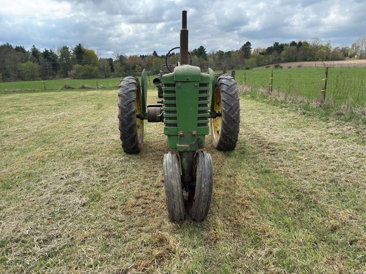 john-deere-b-image-2