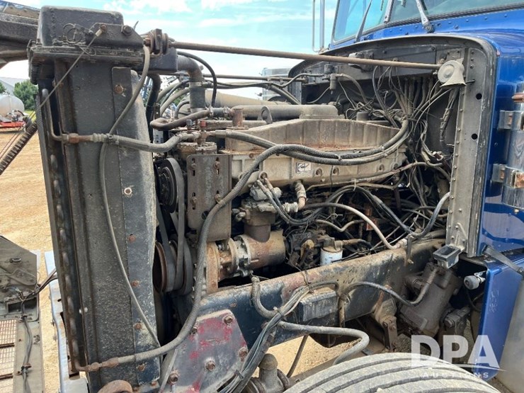 1984-peterbilt-359-image-75