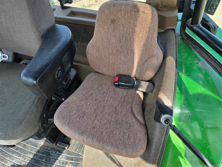 john-deere-8100-image-24