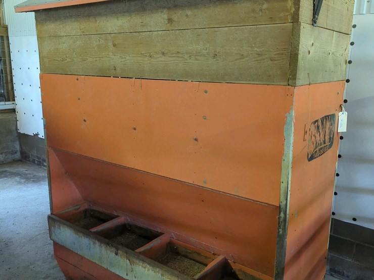 smidley-livestock-feeder-7'x3'x8'-image-7