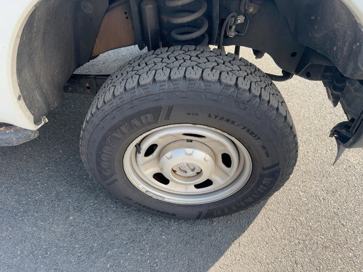 2016-ford-f250-xl-image-8
