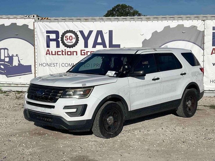 2016-ford-explorer-image-1