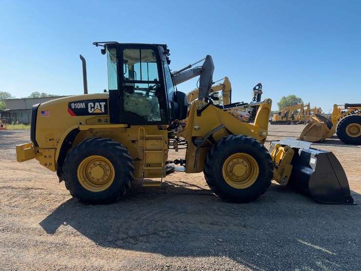 2020-caterpillar-910m-image-6