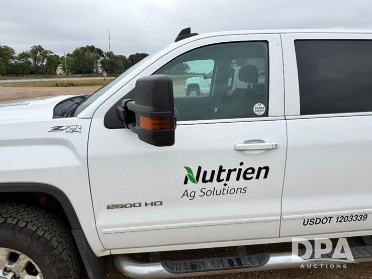 2015-gmc-sierra-2500hd-image-26