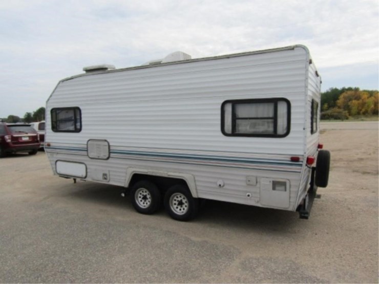 1992-layton-model-2000,bumper-pull-camper,2-doors-image-10