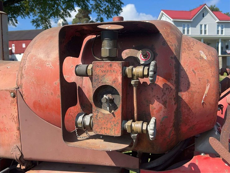 massey-ferguson-444-image-47