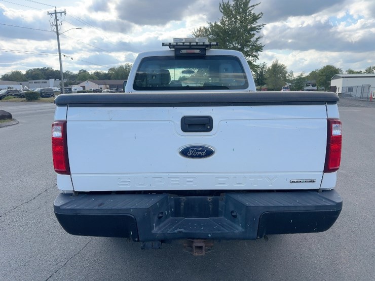 2016-ford-f250-xl-image-4
