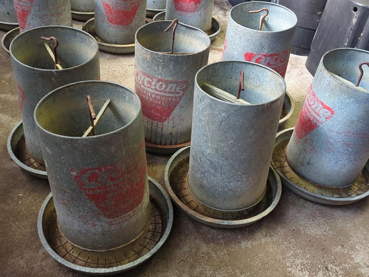 set-of-6-cyclone-poultry-feeder,-galvanized-metal,-image-3