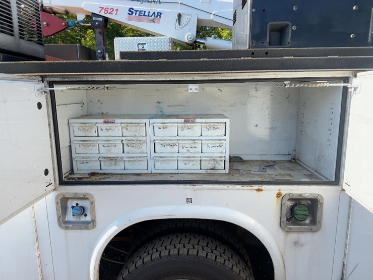 2019-ford-f550-xl-image-15