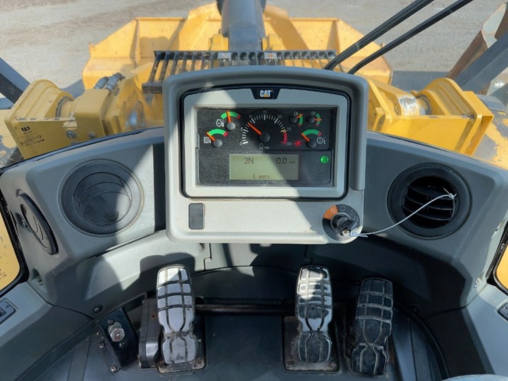 2017-caterpillar-966m-image-32