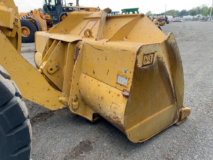 2017-caterpillar-966m-image-11