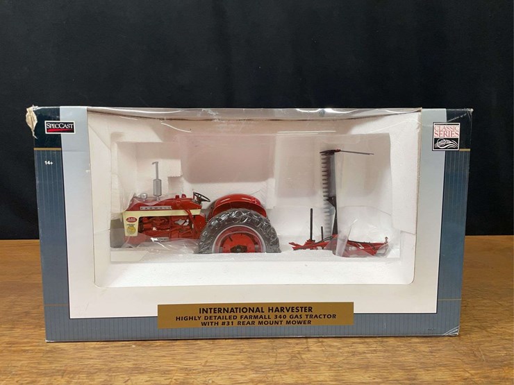 1/16-farmall-340-w/mower-2011-iowa-ffa-nib-sc-image-1
