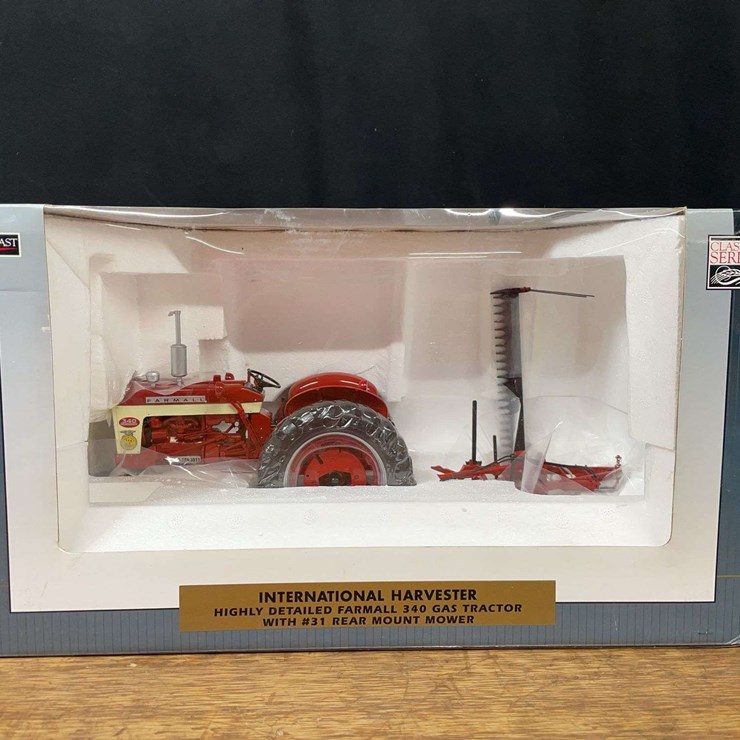 1/16 Farmall 340 w/Mower 2011 Iowa FFA NIB SC