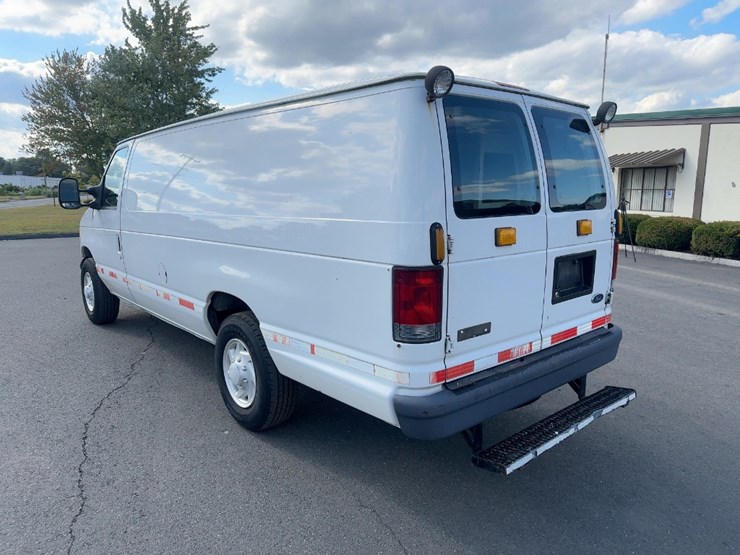 2007-ford-e250-image-3