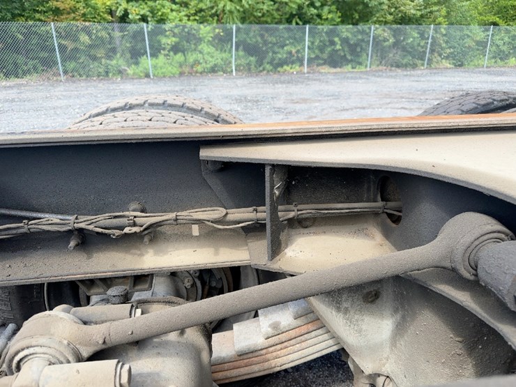 2017-mack-granite-gu713-image-21