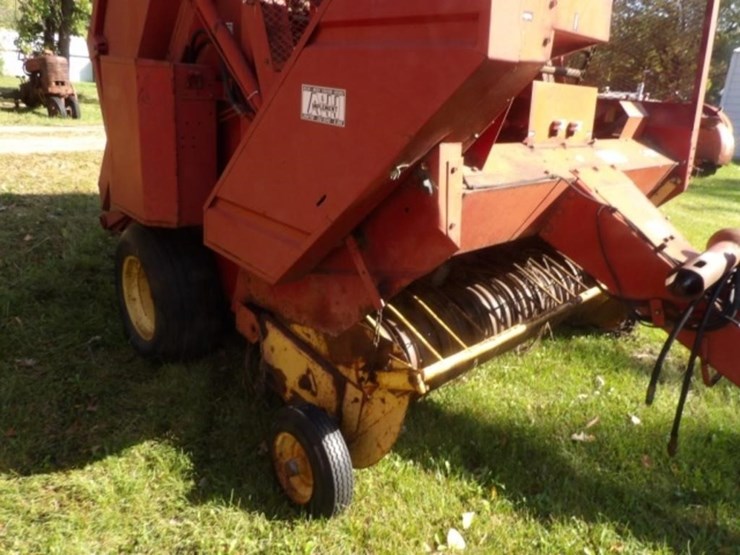 new-holland-852-image-17