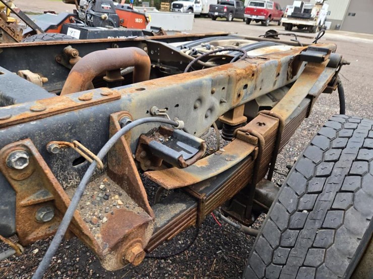 2010-ford-f550-image-28